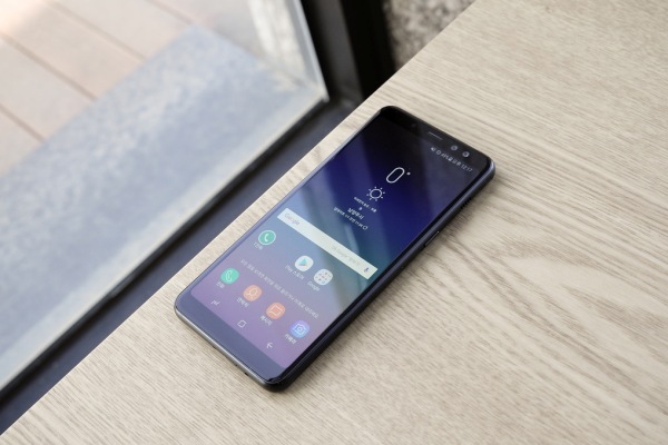 Simak Spesifikasi Samsung Galaxy A8 Star