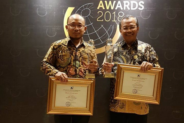 Mantap, Rektor dan Dosen UNS Raih Penghargaan Academic Leader 2018