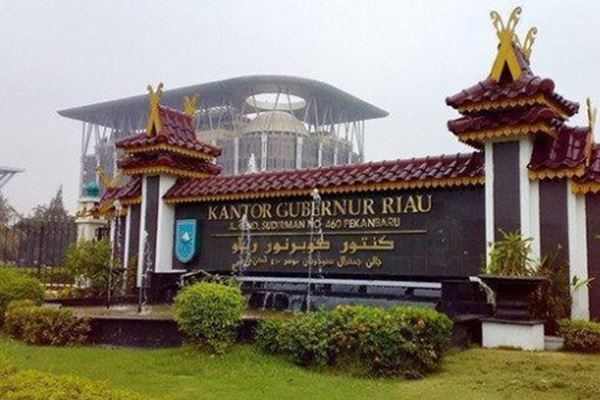 Fantastis, Defisit APBD Riau Capai Rp1 Triliun