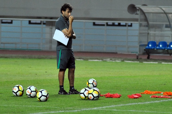 Dukungan Suporter Indonesia untuk Luis Milla Terus Mengalir