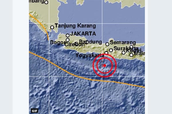 Diguncang Gempa Bumi 5,8 SR, Warga Bantul Berlarian Keluar Rumah