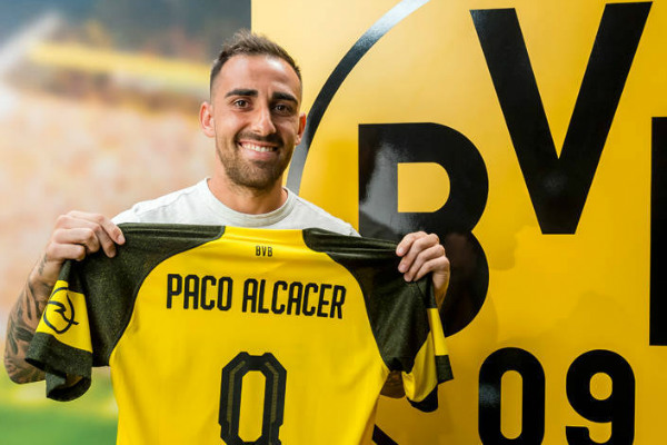 Selalu Jadi Cadangan Suarez, Paco Alcacer Hijrah ke Dortmund