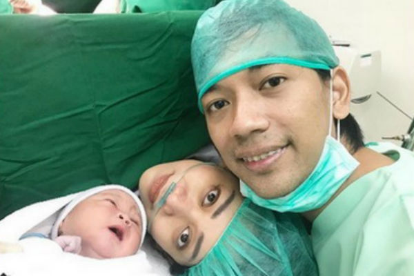 Istri Melahirkan, Ryan D'Masif Malah Manggung