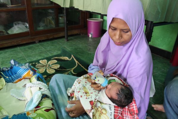 Kasihan... Bayi Malang Ditemukan Dalam Tas di Tepi Jalan Jogja-Solo