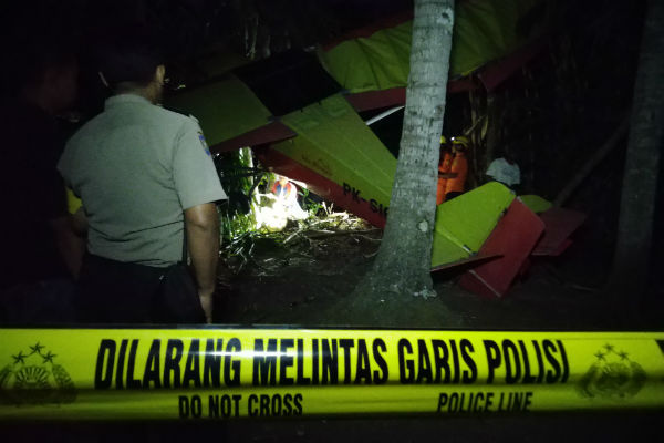 Tabrak Pohon Mahoni, Pesawat Latih Berisi 2 Orang Jatuh di Gunungkidul