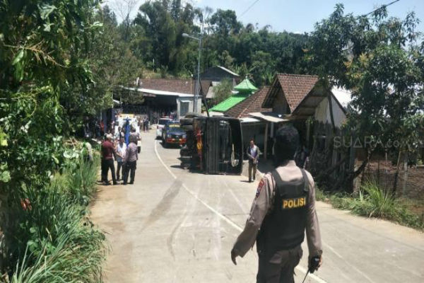 Mobil Rombongan Pengawal Presiden Celaka di Mojokerto, 1 Tewas