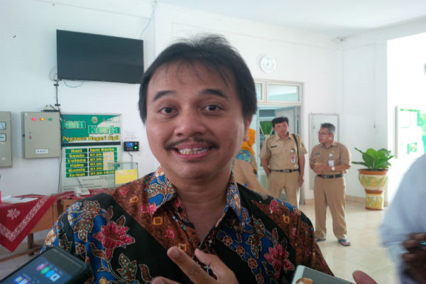 Astaga...Roy Suryo Disebut Baru Mengembalikan Kursi dan Sofa