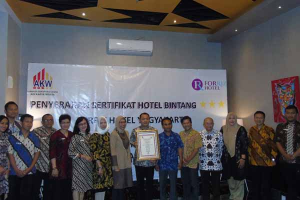 Forriz Hotel Yogyakarta Terima Sertifikat Hotel Bintang 3