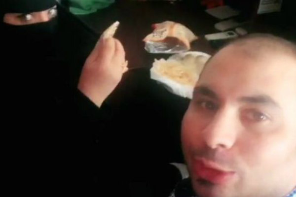Walah, Pria Ini Ditangkap karena Sarapan Satu Meja dengan Wanita Arab Saudi