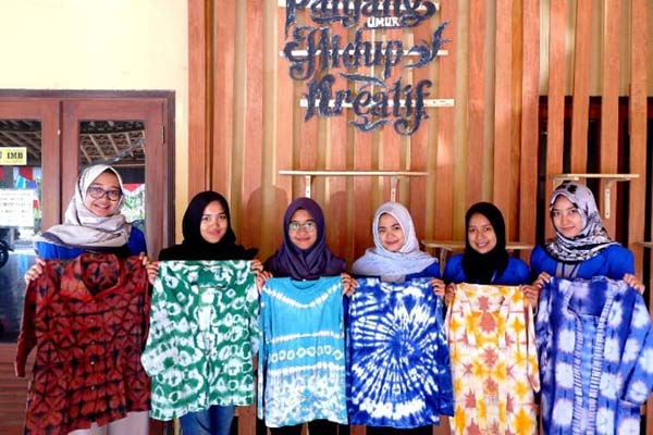 Mahasiswa UII Dampingi Perajin Batik di Klaten