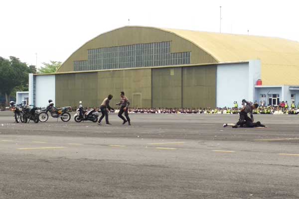 Bom Meledak saat Bentrok di Lapangan AU Sleman, Ada Apa?