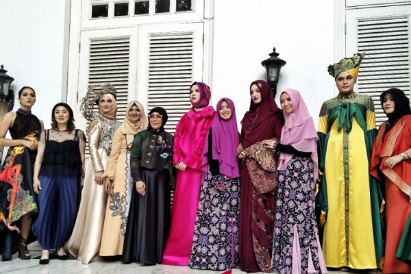 Bawa Modest Fashion, Desainer Indonesia Tampil di Paris Fashion Week