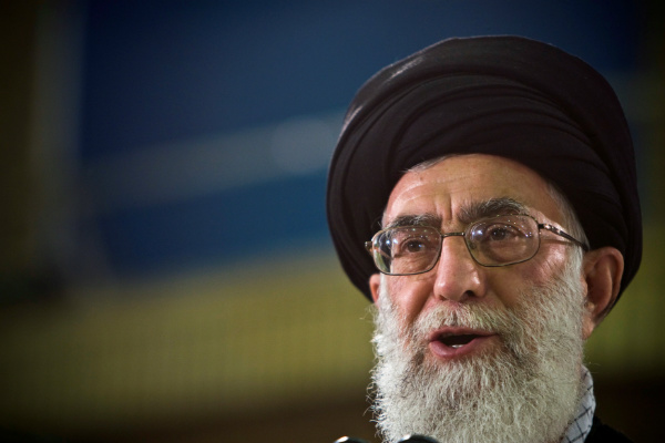 Khamenei Tuduh Negara Boneka AS Serang Parade Militer Iran