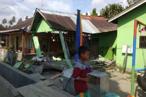 Korban Gempa Donggala Capai Ratusan Orang