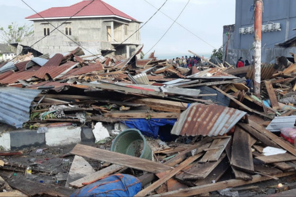 GEMPA DONGGALA : Menyedihkan, Terdengar Banyak Teriakan Minta Tolong di Pantai dan Reruntuhan Bangunan