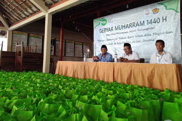IZI dan KPP Pratama Wonosari Bagikan 150 Paket Sembako pada Warga Miskin