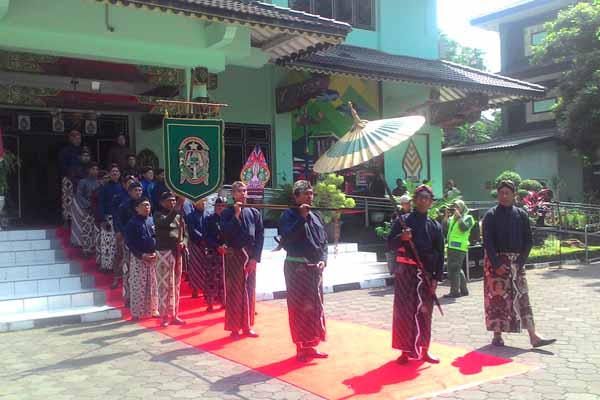 Wakil Walikota Jogja Pimpin Jamasan Pusaka Tombak Kyai Wijoyo Mukti