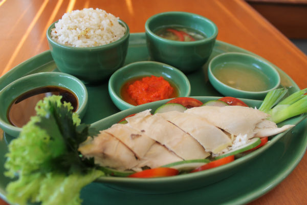 Kelezatan Hainan Chicken Rice di GQ Hotel Yogyakarta