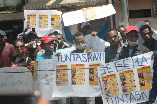 Merasa Diintimidasi Tinggal di Jogja, Mahasiswa Papua Demo Kantor Gubernur DIY