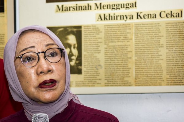 Usai Operasi Plastik, Apakah Ratna Sarumpaet Makin Cantik? Yuk Bandingkan Transformasi Wajahnya dari Kecil