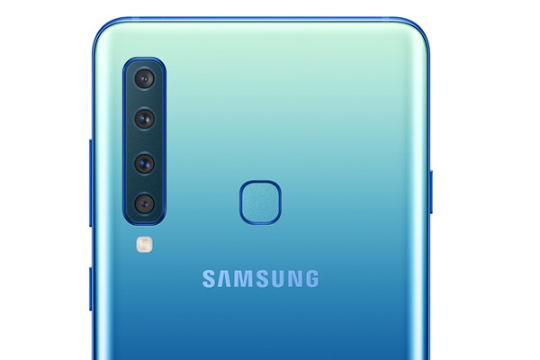 Samsung Bakal Luncurkan Ponsel 4 Kamera