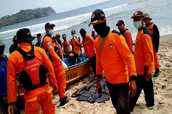 Pelajar Asal Semarang Ditemukan Mengambang di Pantai Sedahan