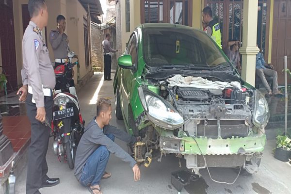Ngedrift Berujung Tabrak Warung, Pengemudi Mazda di Karanganyar Jadi Tersangka