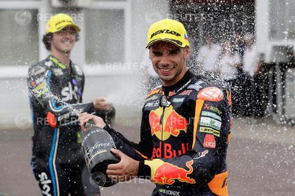 Takhta Moto2 Diperebutkan Bagnaia dan Oliveira