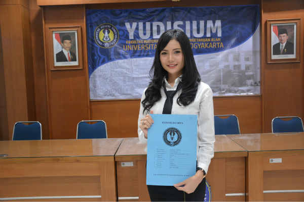 Asifatul Madinah, Putri Pariwisata DIY Selesaikan Kuliah di UNY 