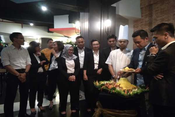 Ukafe Tawarkan Suasana Ngantor Baru