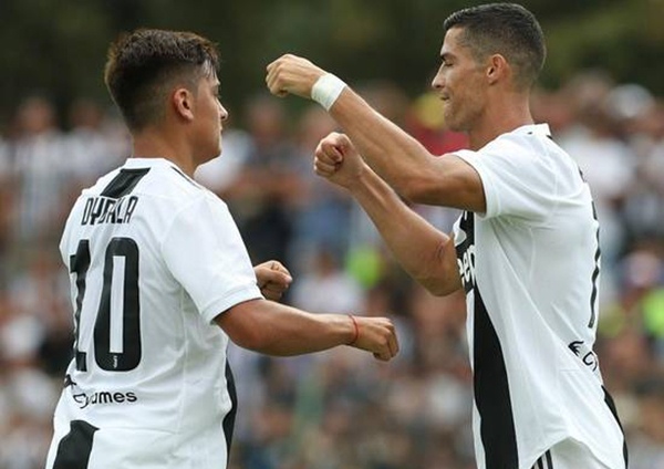 SERIE A PEKAN 11: Tumbangkan Cagliari, Juventus Jaga Jarak dengan Inter & Napoli