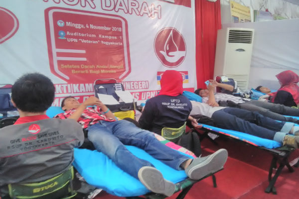 Peduli Kemanusiaan, Indomaret & Ikata UPN VY Gelar Donor Darah 