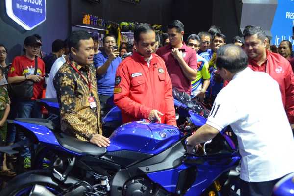 Yamaha R Series Pikat Perhatian Jokowi di IMOS 2018