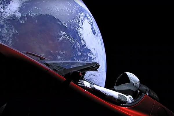 Mobil Listrik Tesla Sudah Lintasi Planet Mars