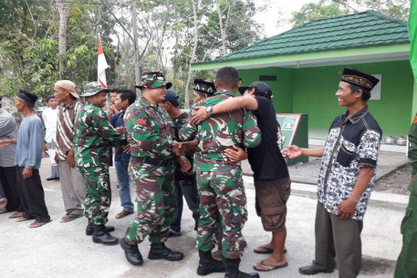 Program TMMD Selesai, TNI dan Warga Balecatur Tetap Jalin Silaturahmi 