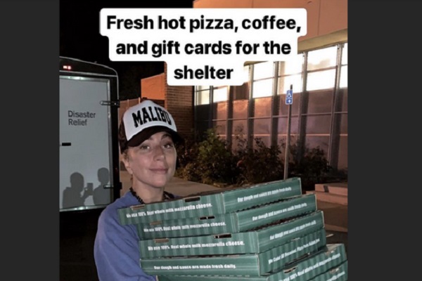 Lady Gaga Antar Pizza untuk Pengungsi Malibu