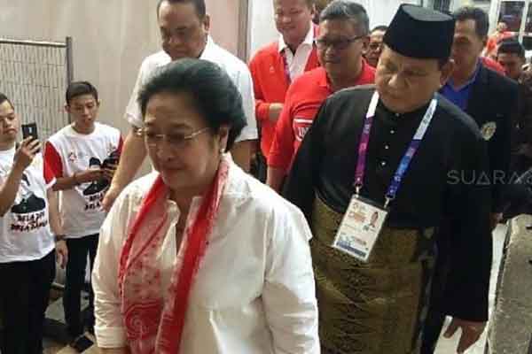 Megawati : Kasihan Ya..Pak Prabowo