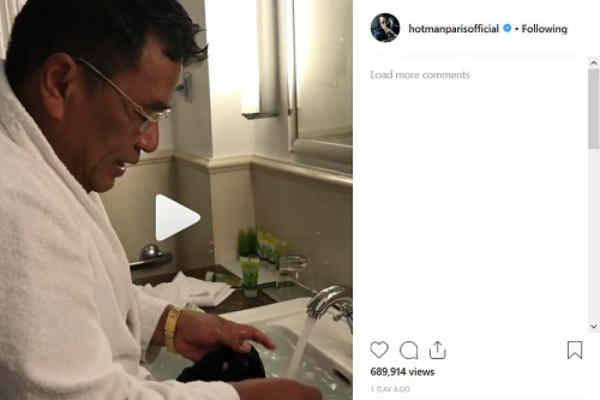 Ikut-ikutan Jackie Chan, Hotman Paris Cuci Celana Dalam di Wastafel Hotel