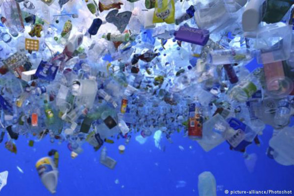 Pemerintah Indonesia Bahas Upaya Pengurangan dan Sanksi Pemakaian Plastik