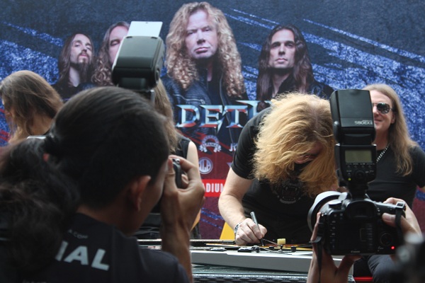 Lelang Amal Gitar Megadeth, Jogjarockarta Hadirkan Band Rif