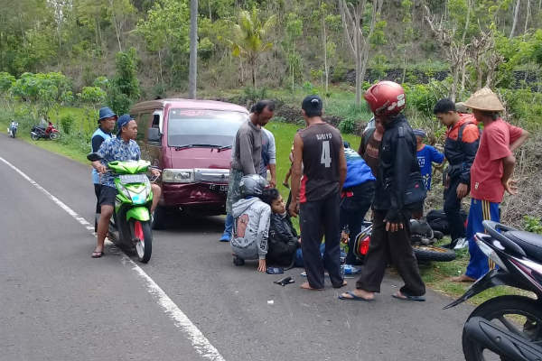 Diduga Tak Hafal Jalan, Pengendara Motor Tewas setelah Tabrak Mobil di Tikungan Jepitu
