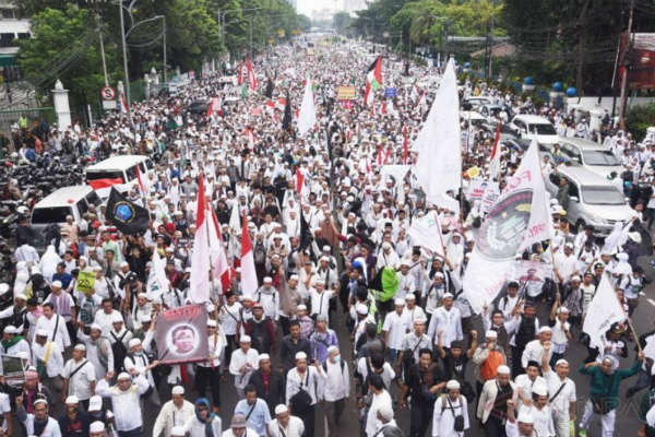 Dosen Paksa Mahasiswa Ikut Aksi Reuni 212, Universitas Siapkan Sanksi