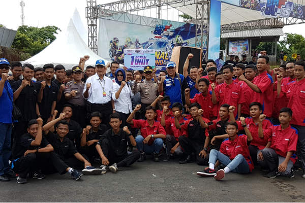 Yamaha Indonesia Berikan Donasi Sepeda Motor untuk 17 SMK Jateng – DIY