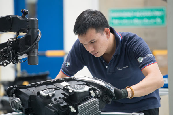 BMW Siapkan Operasi Pabrik Baterai di Thailand