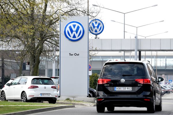 Volkswagen Yakin Bisa Produksi 15 Juta Mobil Listrik
