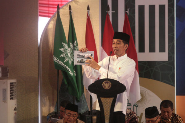 Jokowi Curhat Orang Tuanya Kerap Jadi Bahan Fitnah