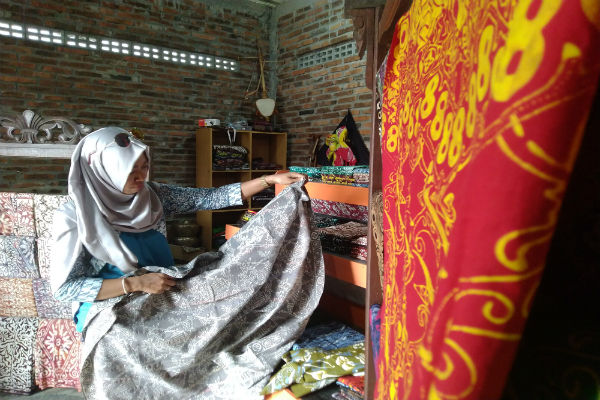 Ayo Melihat Dari Dekat Batik Bermotif Seni Budaya di Pengasih