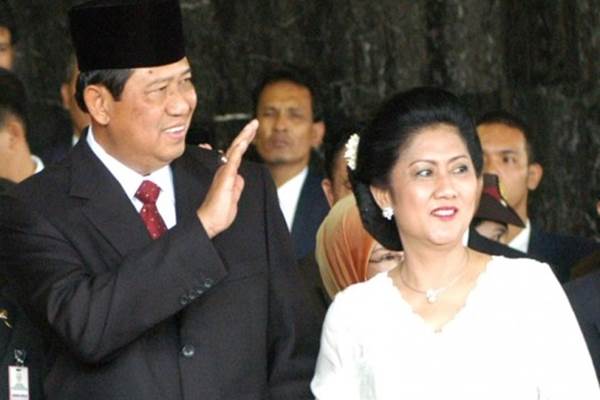 Ani Yudhoyono Menangis Gara-Gara Poster dan Baliho Parta Demokrat di Pekanbaru Dirusak