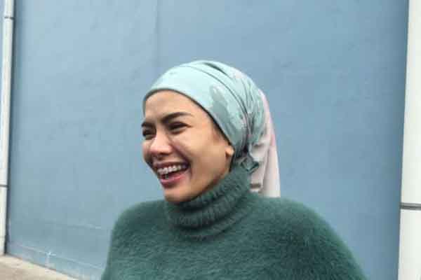 Dinyinyiri akibat Pasang Foto Tanpa Hijab, Begini Jawaban Nikita Mirzani