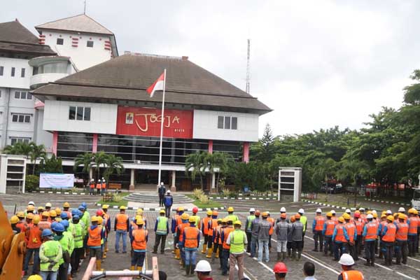 Sambut Natal & Tahun Baru PLN UP3 Yogyakarta Siapkan Pasukan & Peralatan